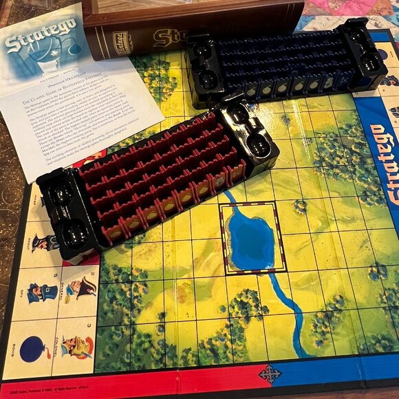 Parker Brothers Stratego Vintage Board Game Collection Wooden Book Case - Picture 10 of 11